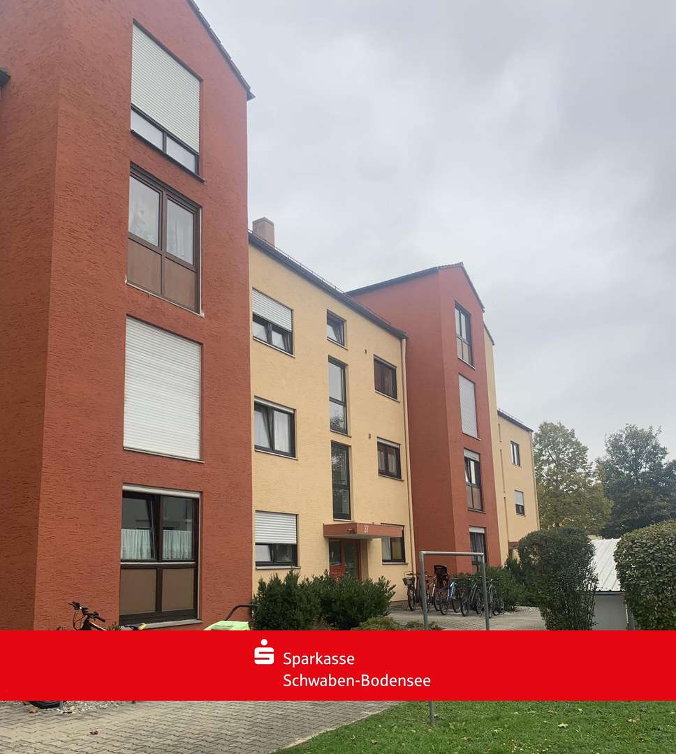 Eingangsbereich mit Grünanlage - Etagenwohnung in 86343 Königsbrunn mit 55m² kaufen