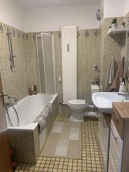 Bad mit Waschmaschinenanschluß - Etagenwohnung in 86343 Königsbrunn mit 55m² kaufen