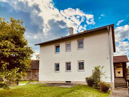 Ostansicht Ostansicht - Zweifamilienhaus in 86489 Deisenhausen mit 150m² kaufen