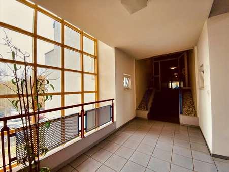 gepflegtes Treppenhaus gepflegtes Treppenhaus - Etagenwohnung in 89075 Ulm mit 57m² kaufen