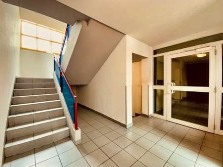 heller Eingangsbereich heller Eingangsbereich - Etagenwohnung in 89075 Ulm mit 57m² kaufen