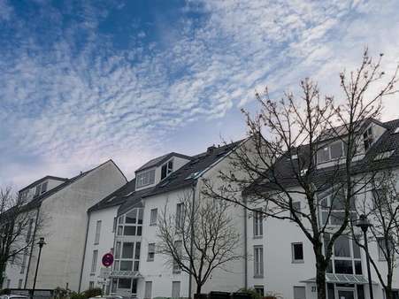 Ansicht Gesamtanlage - Dachgeschosswohnung in 86343 Königsbrunn mit 109m² kaufen