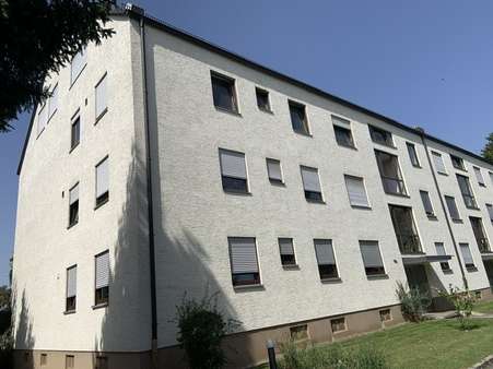 Ansicht Hauseingang - Etagenwohnung in 86156 Augsburg mit 65m² kaufen