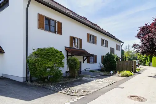 Charmante Vierzimmer-Dachgeschosswohnung mit großem Balkon und großzügigem Wohnzimmer