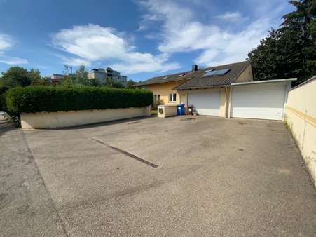 Einfahrt/Garage - Einfamilienhaus in 87700 Memmingen mit 218m² kaufen