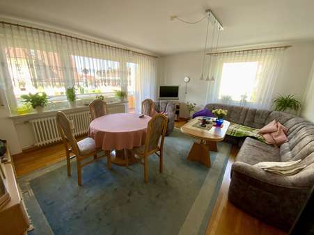 Wohnzimmer - Etagenwohnung in 88131 Lindau mit 75m² kaufen