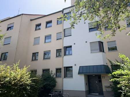 Hausaufgang - Etagenwohnung in 86179 Augsburg mit 87m² kaufen