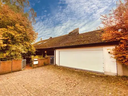 Architektenhaus im Dornrößchenschlaf in Harthausen