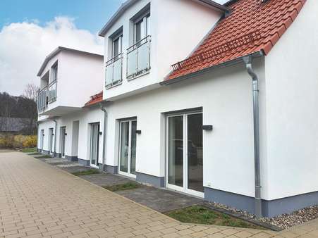 Ansicht mit Terrasse - Erdgeschosswohnung in 87719 Mindelheim mit 28m² kaufen