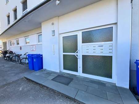 Eingangstüre - Etagenwohnung in 87616 Marktoberdorf mit 73m² kaufen
