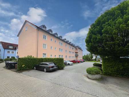 Zufahrt von der Straße - Etagenwohnung in 86807 Buchloe mit 53m² kaufen