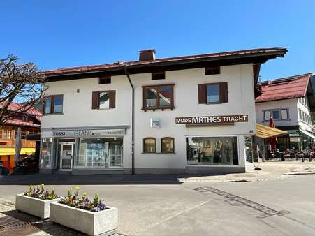 Hausansicht-West - Mehrfamilienhaus in 87561 Oberstdorf mit 230m² kaufen