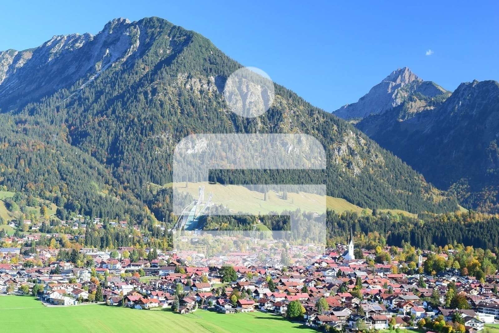 Oberstdorf - Mehrfamilienhaus in 87561 Oberstdorf mit 230m² kaufen