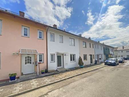 Straßenansicht - Reihenmittelhaus in 87600 Kaufbeuren mit 91m² kaufen