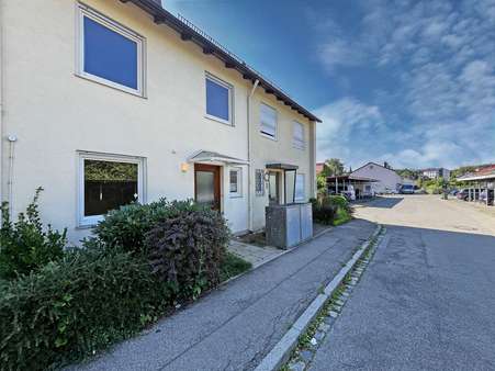 Straßenansicht - Reihenmittelhaus in 87600 Kaufbeuren mit 96m² kaufen