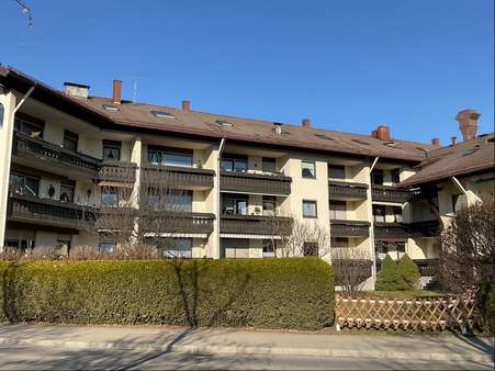 Hausansicht - Erdgeschosswohnung in 87527 Sonthofen mit 74m² kaufen
