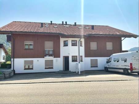 Hausansicht Eingang - Dachgeschosswohnung in 87534 Oberstaufen mit 77m² mieten