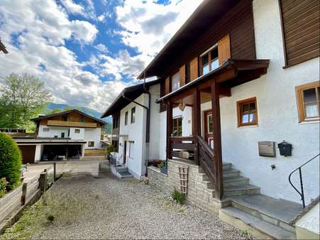 Hausansicht Vorderseite Hausansicht Vorderseite - Reihenmittelhaus in 87561 Oberstdorf mit 160m² kaufen