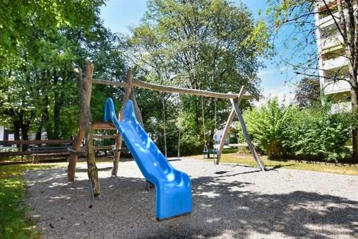 Spielplatz neben dem Haus - Etagenwohnung in 87527 Sonthofen mit 107m² mieten