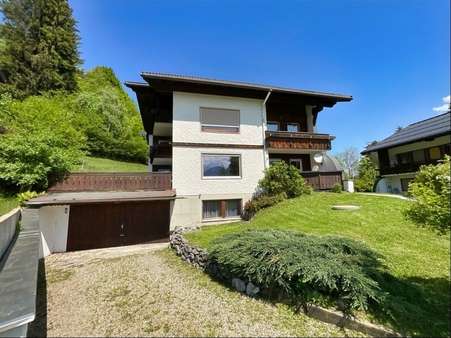 Ansicht Haus + Doppelgarage Ansicht Haus + Doppelgarage - Mehrfamilienhaus in 87561 Oberstdorf mit 260m² kaufen