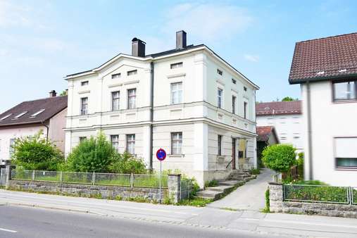 Zufahrt zum Grundstück - Einfamilienhaus in 87600 Kaufbeuren mit 359m² kaufen