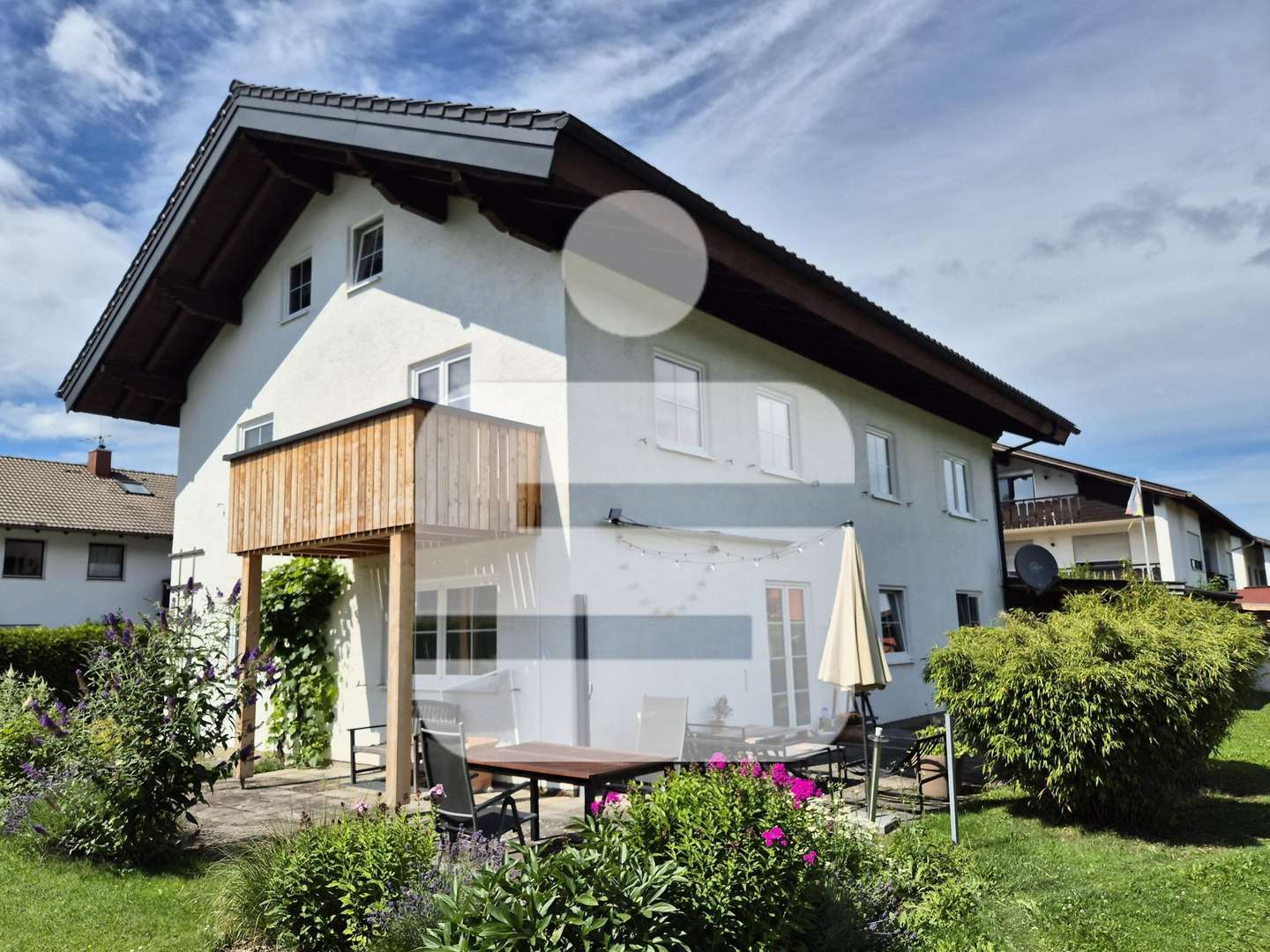 Titelbild - Mehrfamilienhaus in 87645 Schwangau mit 245m² kaufen