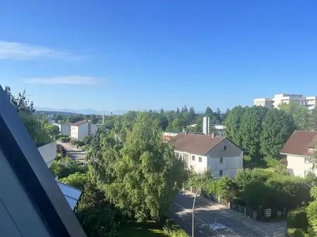 Herrliche Aussichten von Ihrer Terrasse bis zu den Bergen!