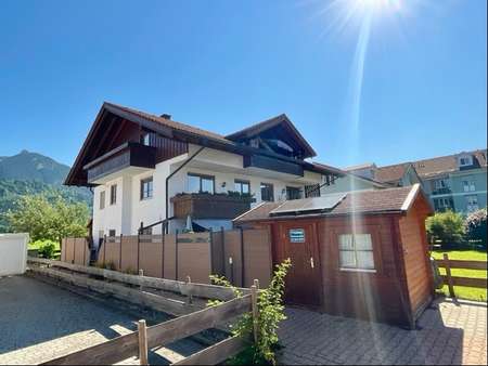 Hausansicht - Südwest Hausansicht - Südwest - Dachgeschosswohnung in 87527 Sonthofen mit 100m² kaufen