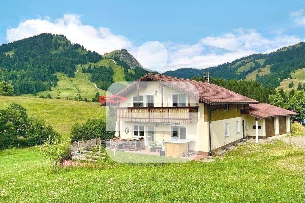Titelbild Titelbild - Dachgeschosswohnung in 87541 Bad Hindelang mit 87m² mieten