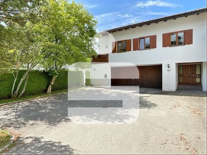 Titelbild Titelbild - Einfamilienhaus in 87629 Füssen mit 397m² kaufen