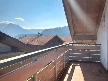 Ostbalkon Ostbalkon - Dachgeschosswohnung in 87538 Obermaiselstein mit 68m² mieten