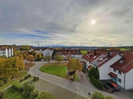 Aussicht nach Süden - Dachgeschosswohnung in 87616 Marktoberdorf mit 98m² kaufen