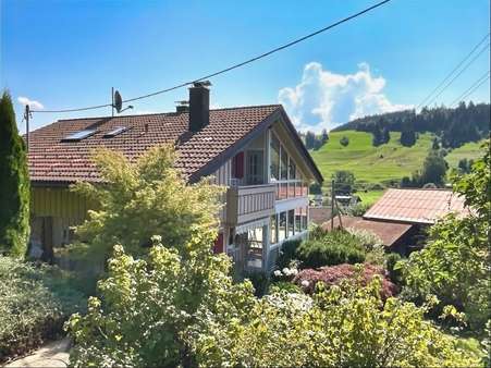 Hausansicht - Einfamilienhaus in 87544 Blaichach mit 180m² kaufen