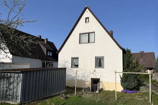 Gartenseite des Hauses im Osten - Einfamilienhaus in 87600 Kaufbeuren mit 140m² kaufen