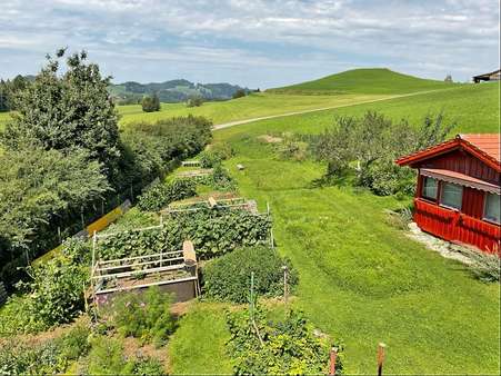 Ausblick auf den Garten - Einfamilienhaus in 87659 Hopferau mit 314m² kaufen