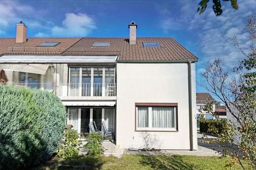 Blick auf die Süd-Terrasse Blick auf die Süd-Terrasse - Doppelhaushälfte in 87600 Kaufbeuren mit 168m² kaufen