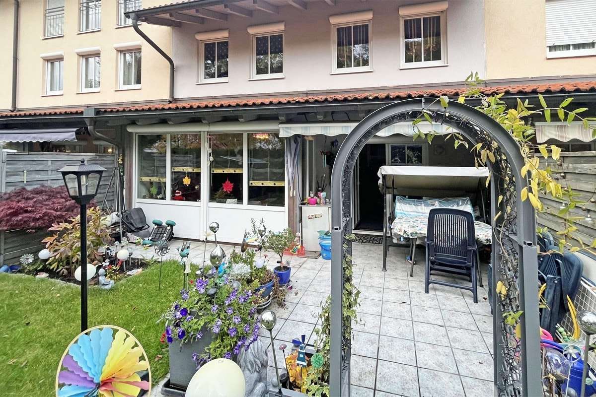 Süd-West-Terrasse mit Markise - Reihenmittelhaus in 87600 Kaufbeuren mit 110m² kaufen