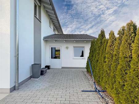 Nebeneingang zur Garage - Einfamilienhaus in 87640 Biessenhofen mit 166m² kaufen