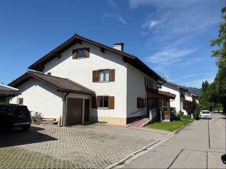 Hausansicht - Nordost/Eingang - Mehrfamilienhaus in 87527 Sonthofen mit 280m² kaufen