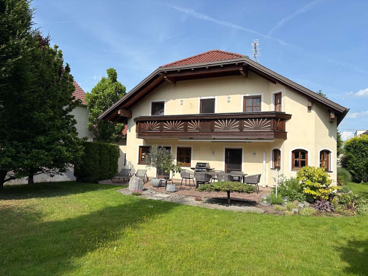 Hausansicht Westseite - Einfamilienhaus in 94060 Pocking mit 220m² kaufen