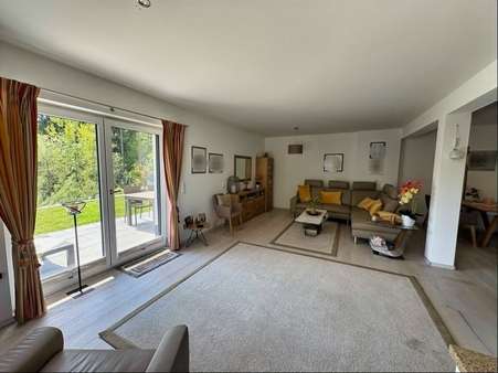 Wohnzimmer - Doppelhaushälfte in 94113 Tiefenbach mit 161m² kaufen