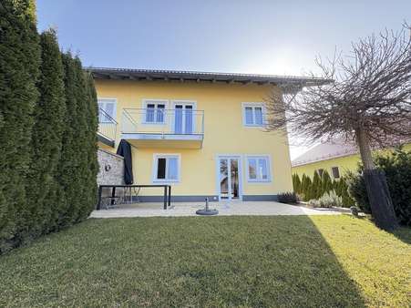 Außenansicht Außenansicht - Doppelhaushälfte in 94544 Hofkirchen mit 135m² kaufen