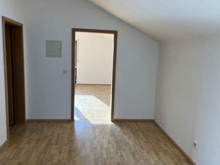 Eingangsbereich, Flur - Dachgeschosswohnung in 94060 Pocking mit 49m² kaufen