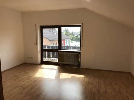 Wohn- Schlafzimmer - Dachgeschosswohnung in 94060 Pocking mit 49m² kaufen