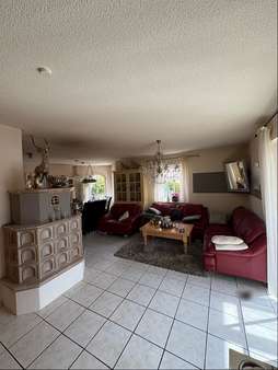 Wohnzimmer - Einfamilienhaus in 94036 Passau mit 126m² kaufen