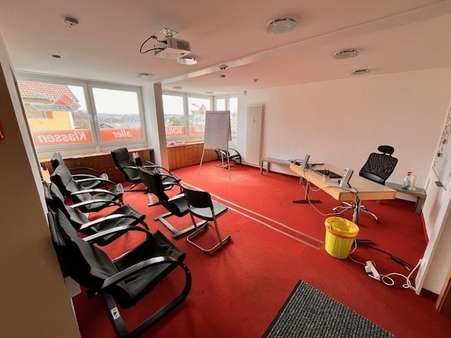 Service - Büro in 94034 Passau mit 100m² mieten