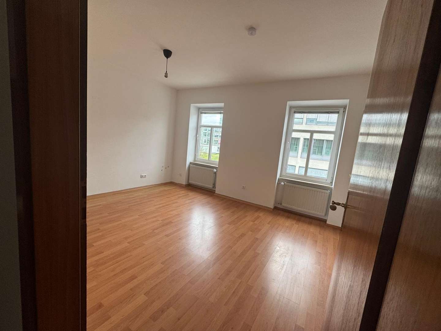 Wohnraum/Schlafzimmer/Büro - Etagenwohnung in 94032 Passau mit 130m² mieten