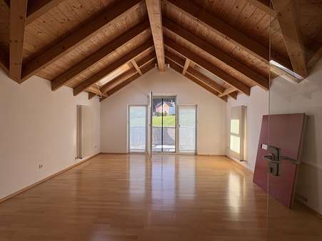 Wohnzimmer Wohnzimmer - Dachgeschosswohnung in 94538 Fürstenstein mit 145m² mieten