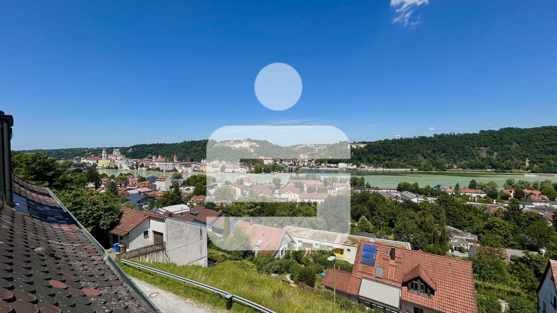 Ausblick Ausblick - Dachgeschosswohnung in 94032 Passau mit 43m² mieten