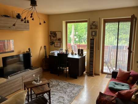 Wohnzimmer - Etagenwohnung in 94086 Bad Griesbach mit 63m² kaufen